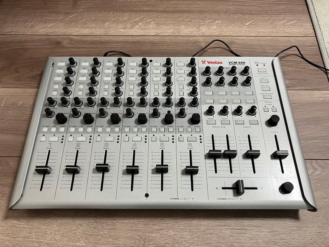 Vestax MIDIコントローラー VCM-600