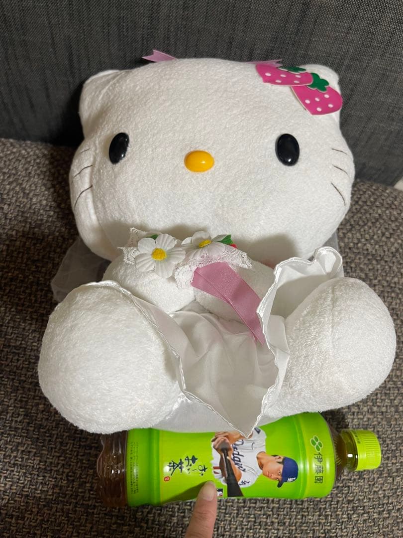 ハローキティ ウェディングドール ぬいぐるみ。
