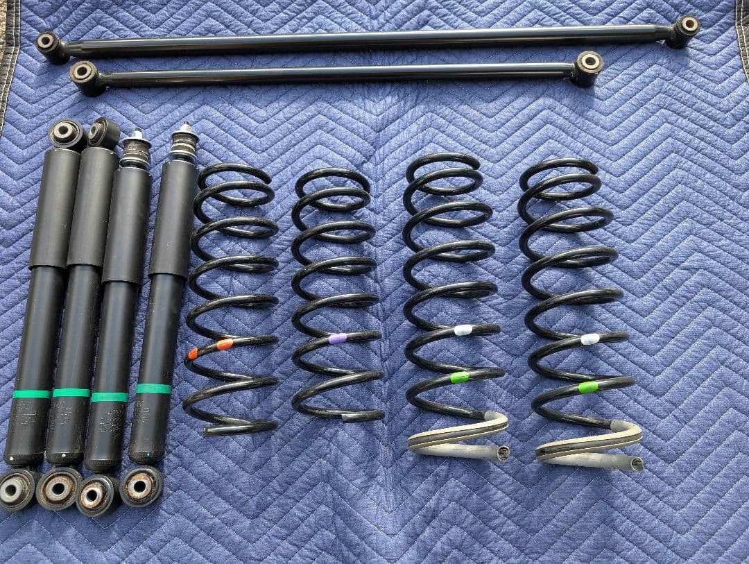 ジムニーシエラ　純正　サスペンションセット