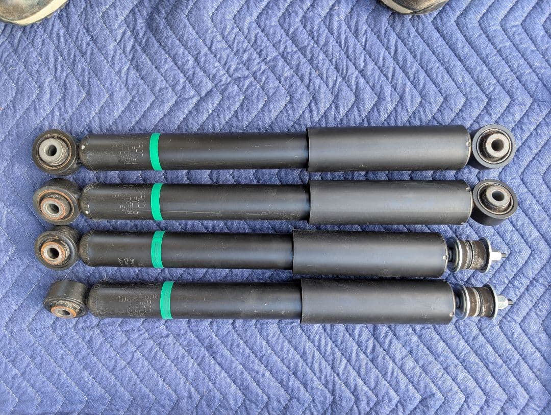 ジムニーシエラ　純正　サスペンションセット