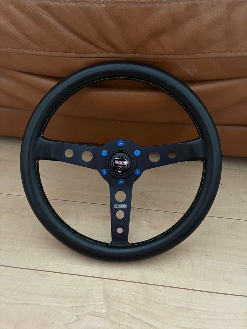 MOMO ステアリング プロトタイプ　1981年製　ヴィンテージ　ブルー皿ビス付