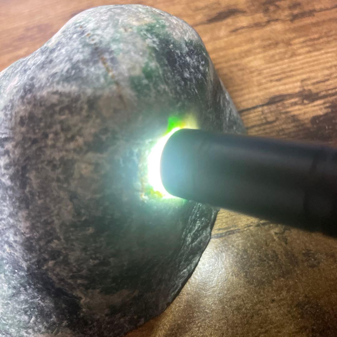 610g 糸魚川 翡翠 緑灰黒
