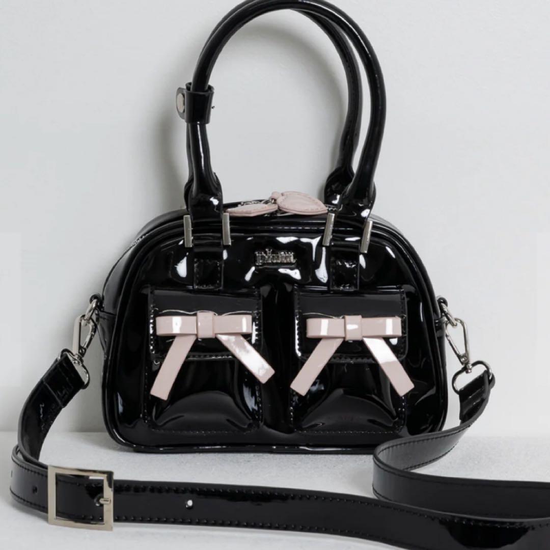pium リボンポケットエナメルミニボストンバッグ ブラック×ピンク ショルダー