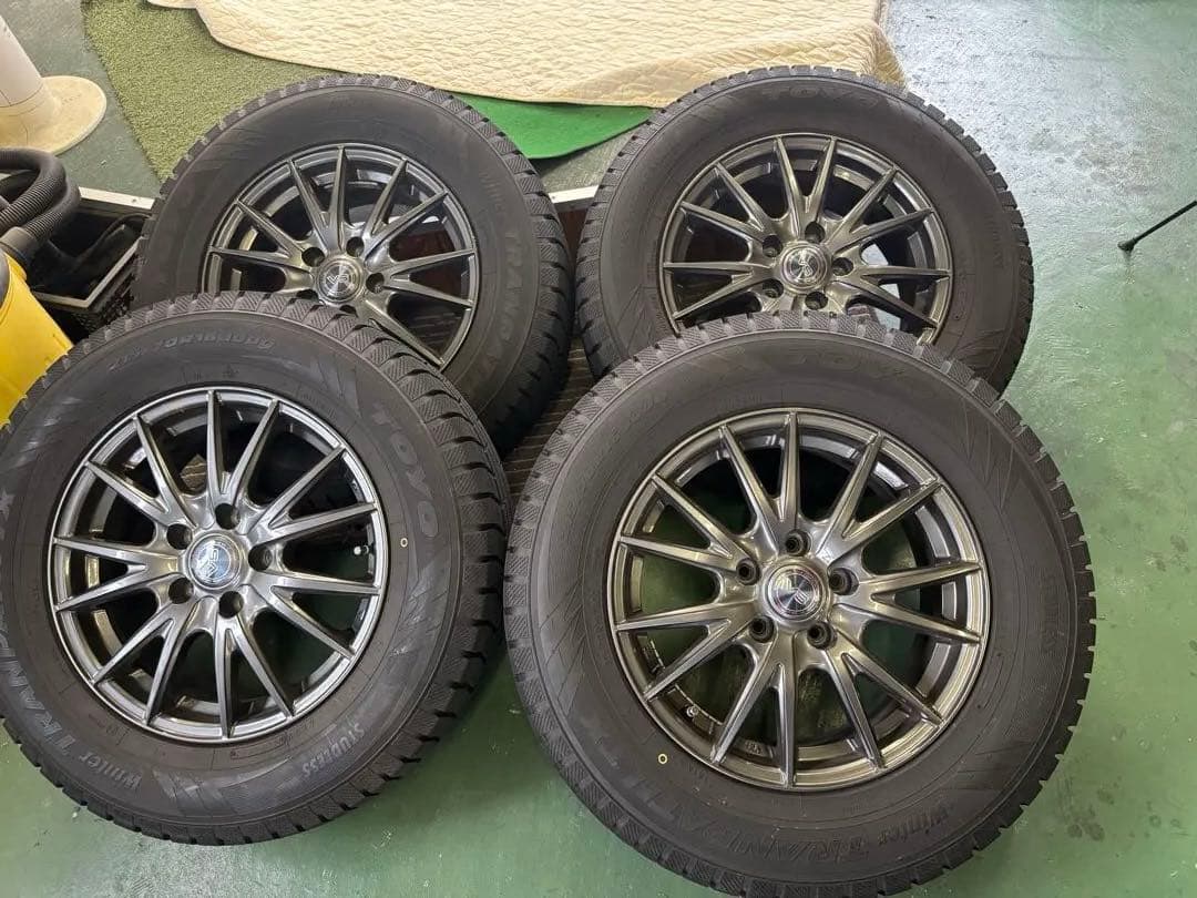 トーヨー　ウィンタートランパス　タイヤ・ホイールセット　215/70R16