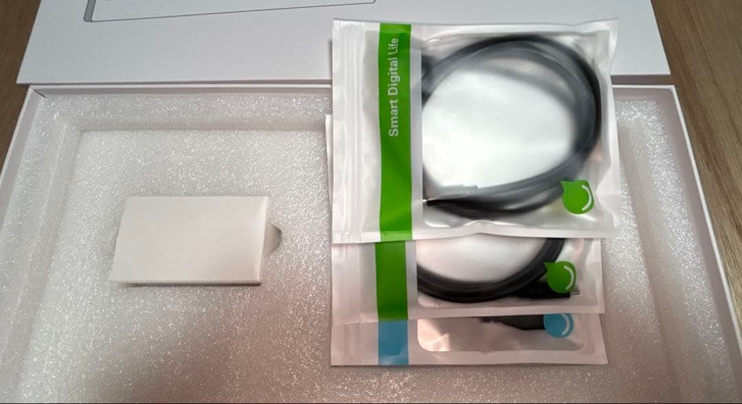 15.6インチ ワイヤレス　ポータブルモニター　保証書付　購入価格2万円