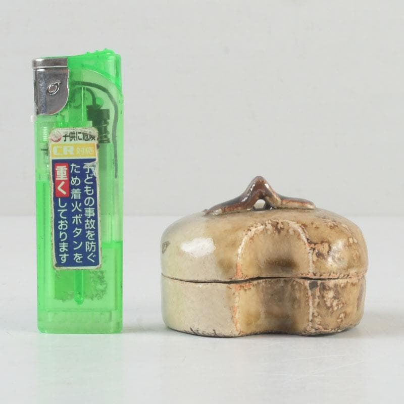 茶道具　加藤春岱作　瀬戸織部　分銅香合　時代箱　V　9896