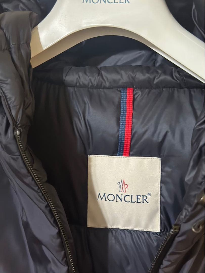 美品　MONCLER ネイビー ダウンジャケット フード付き