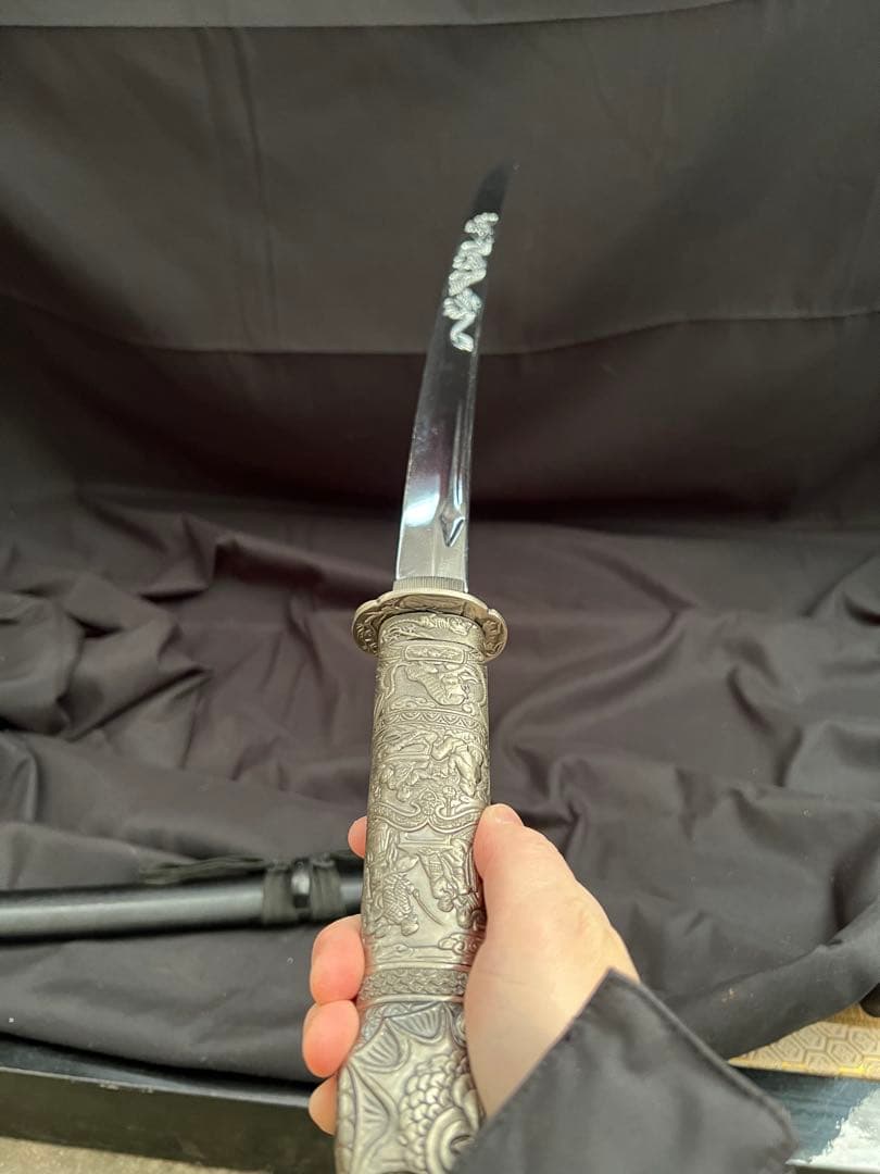 軍刀 龍頭模様銀柄　日本刀 模造刀 居合刀 武士道 鑑賞用 全長約73cm