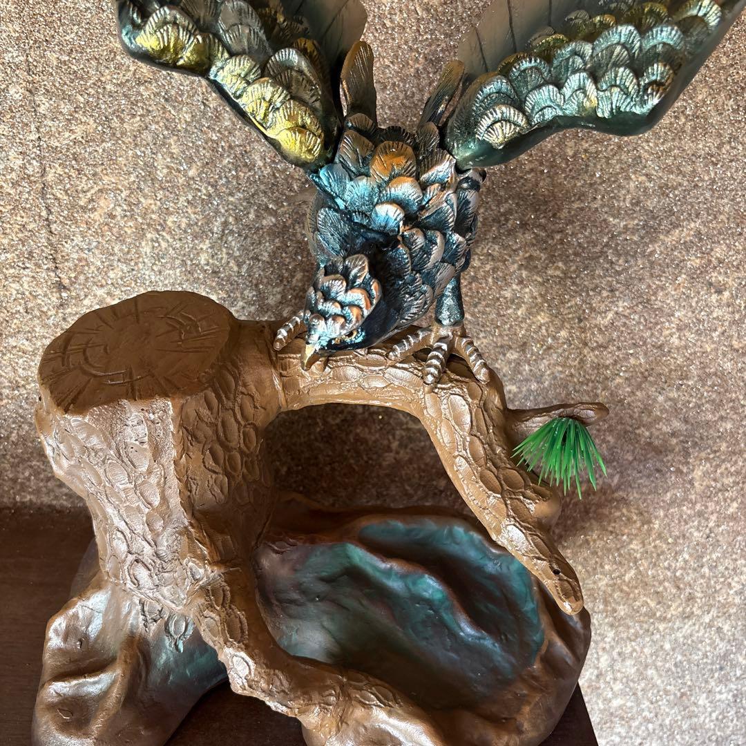 飛翔する鳥の彫刻 インテリア装飾