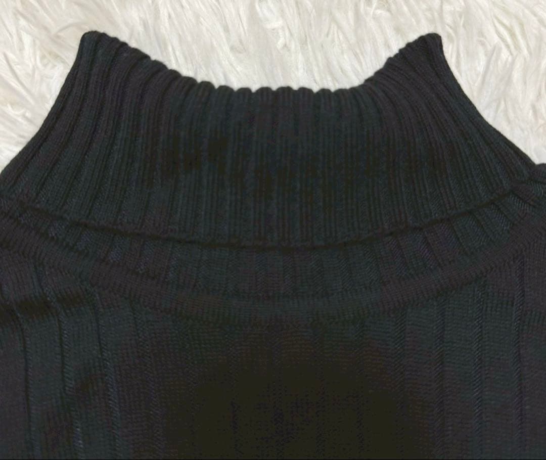HUGO BOSS タートルネック　ニット　ブラック　ウール
