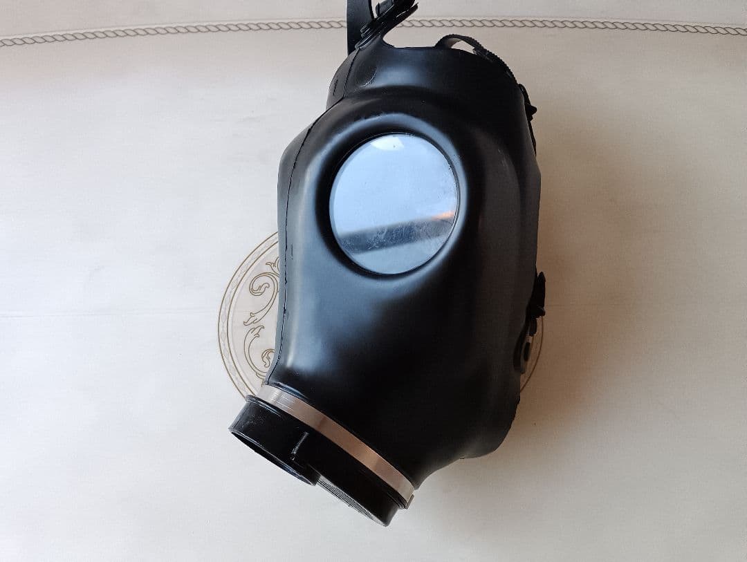 イスラエル ガスマスク＋リブリーシングシステム