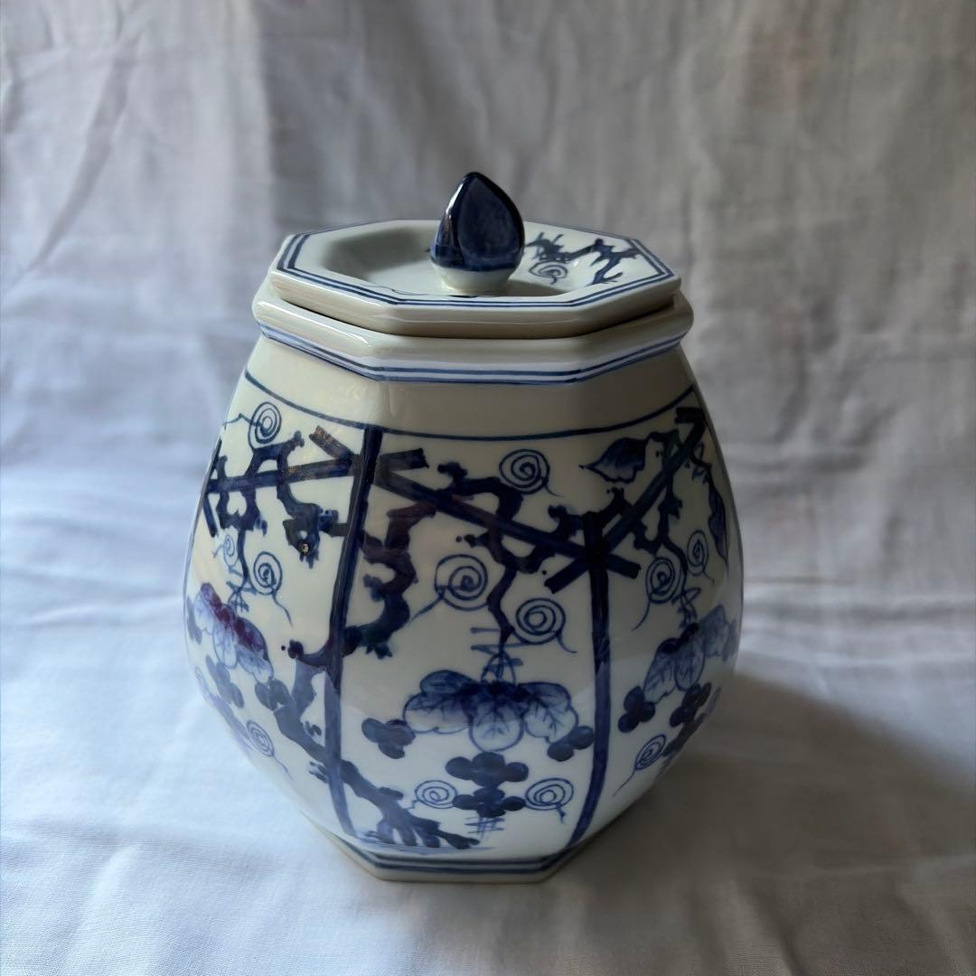 染付　青い葡萄柄　八角形　水差し