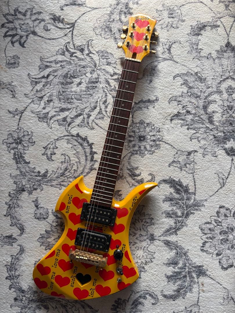 ヒデミニギター　イエローハートミニエレキギター