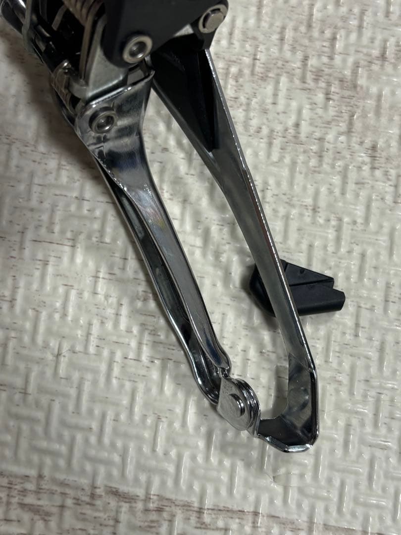 Shimano FD-R7150 105 di2 フロントディレイラー