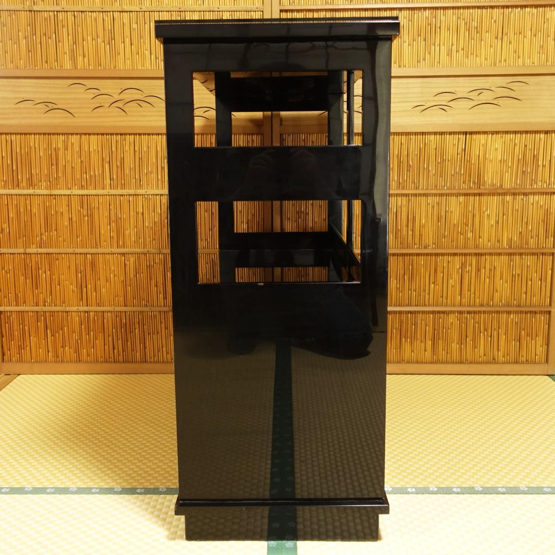 送料無料 輪島塗 沈金師 小西啓介 黒塗 沈金 松鯉図 飾棚 天然木製漆器