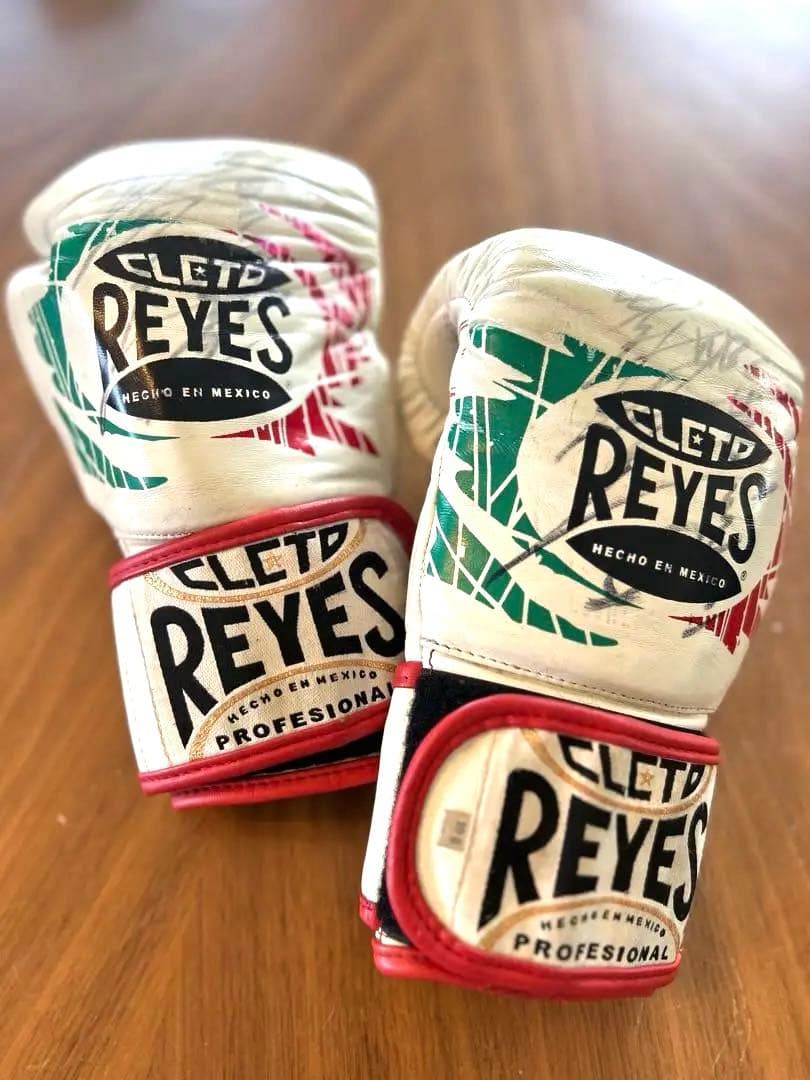8オンス CLETO REYES ボクシンググローブ 比嘉大吾サイン レイジェス