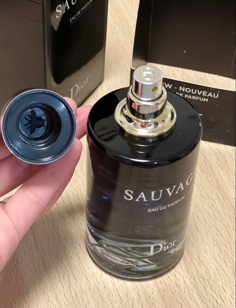 Dior Sauvage Eau de Parfum 箱付き