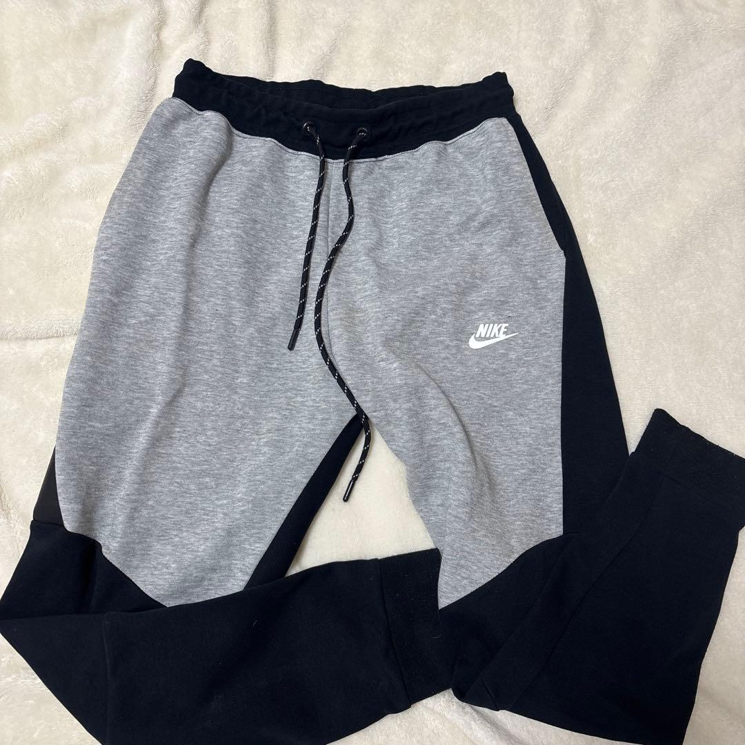 ナイキテックフリースセットアップM ブラックグレー