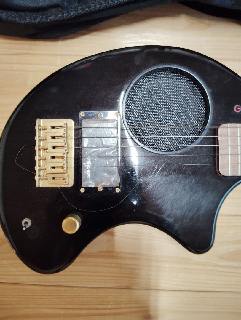 真*仁様 【中古】Fernandes Zo-3 ゾーさん 黒 専用ケース付 　エ