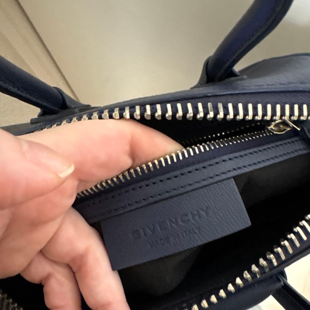 ジバンシイ　アンティゴナミニ