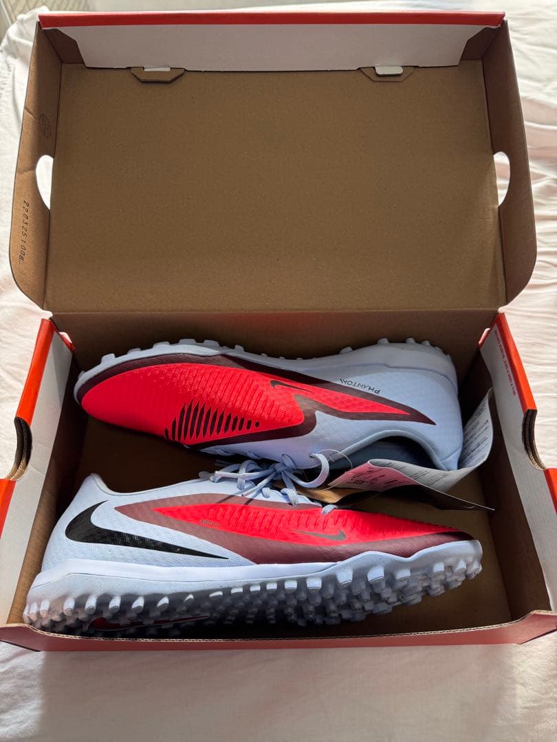 Nike ナイキ　ファントム　6 LOW ACAD TF 28cm