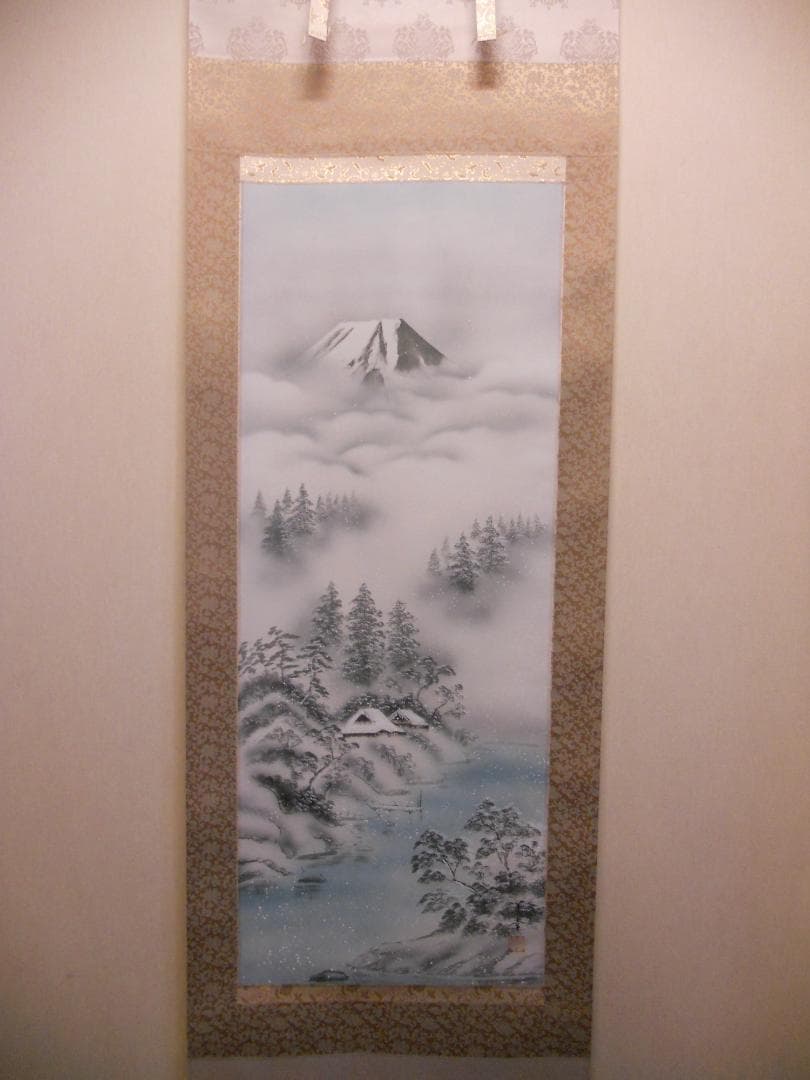 掛け軸 桑田美堂 彩色冬景 絹本 希少 軸装 茶道具 掛軸 美品 です。