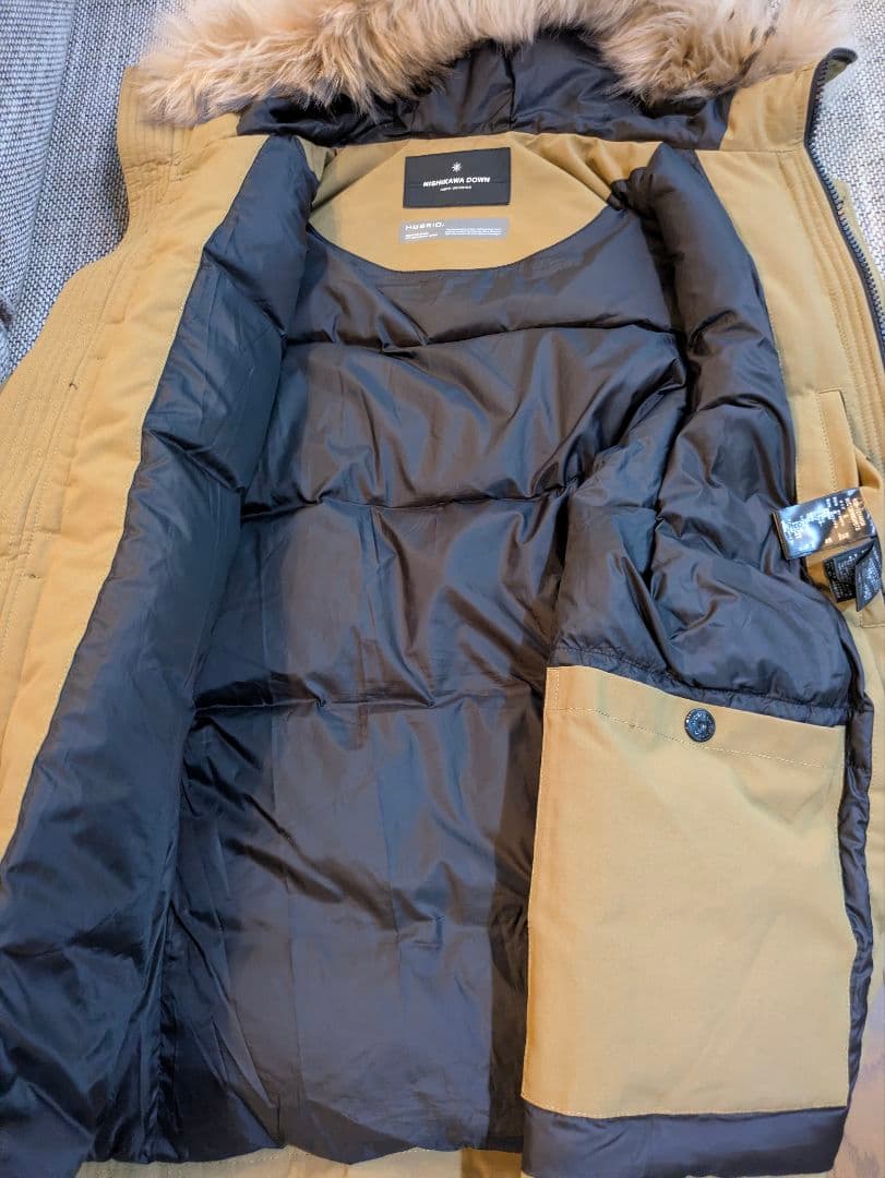 ナノユニバース　西川ダウン　ハイブリッドダウン　Mサイズ（S表記）