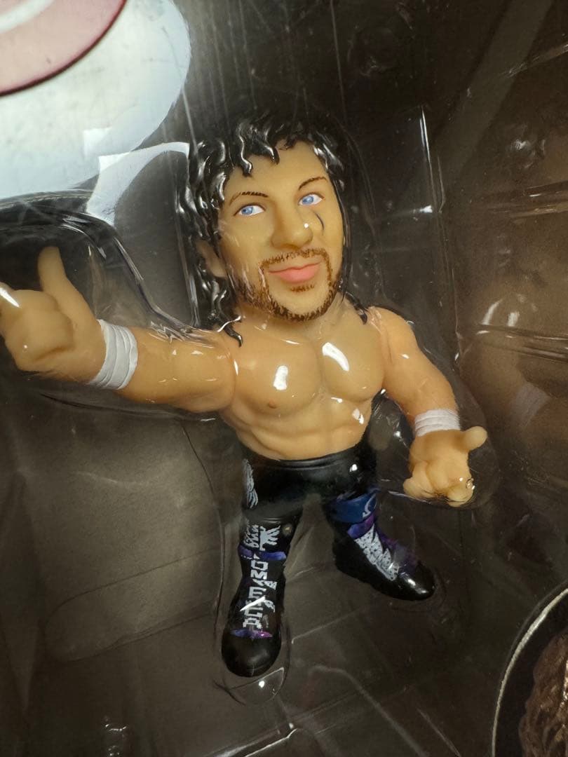 ケニー・オメガ　ジュウロクホウイ　フィギュア シルバーバージョン　コースター付き