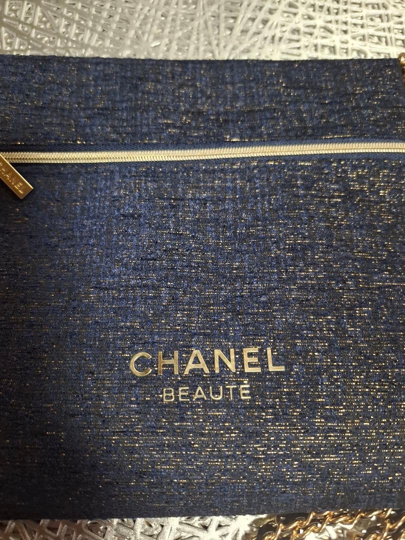 CHANEL 　ホリデー限定ポーチ　ネイビー　ノベルティ　斜め掛け