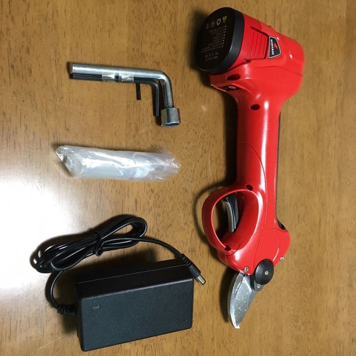 充電式の電動先手バサミです！