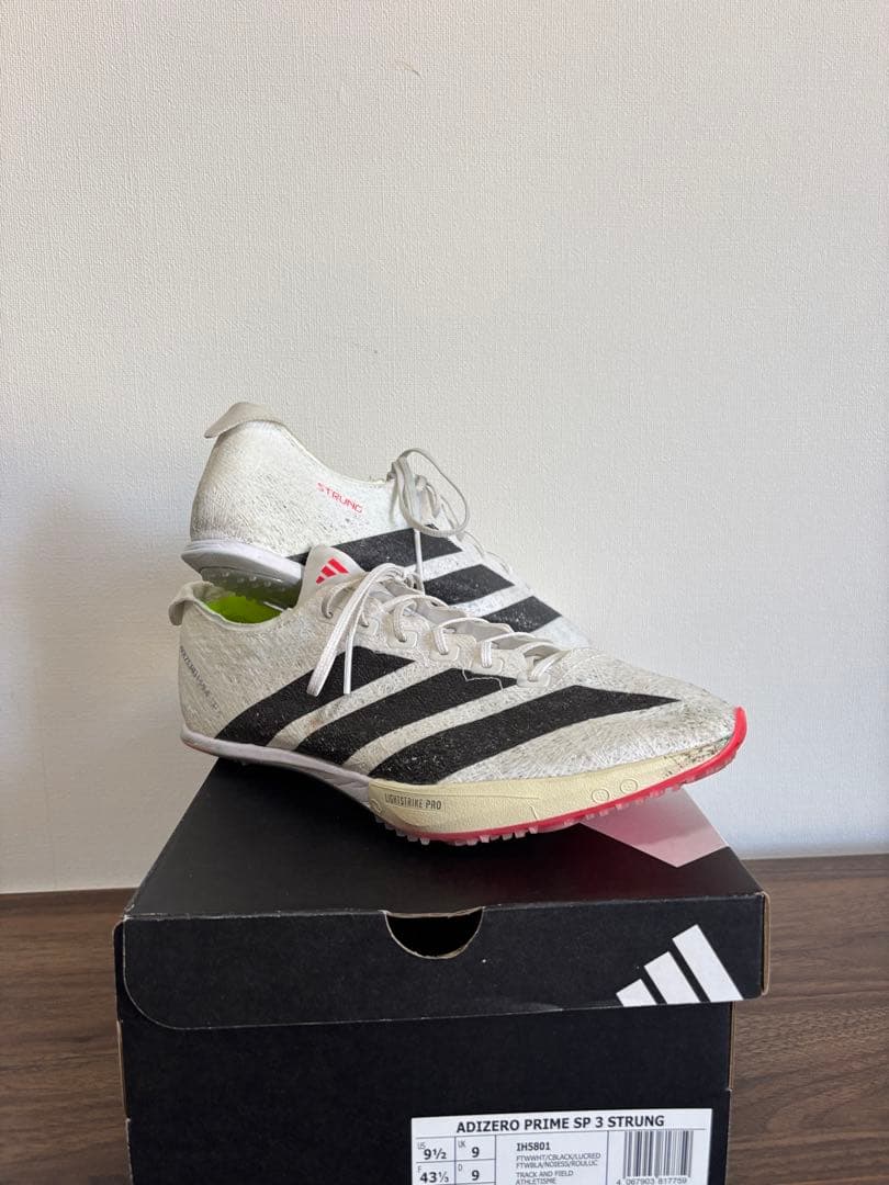 アディゼロ プライム SP3STRUNG ホワイト/ブラック