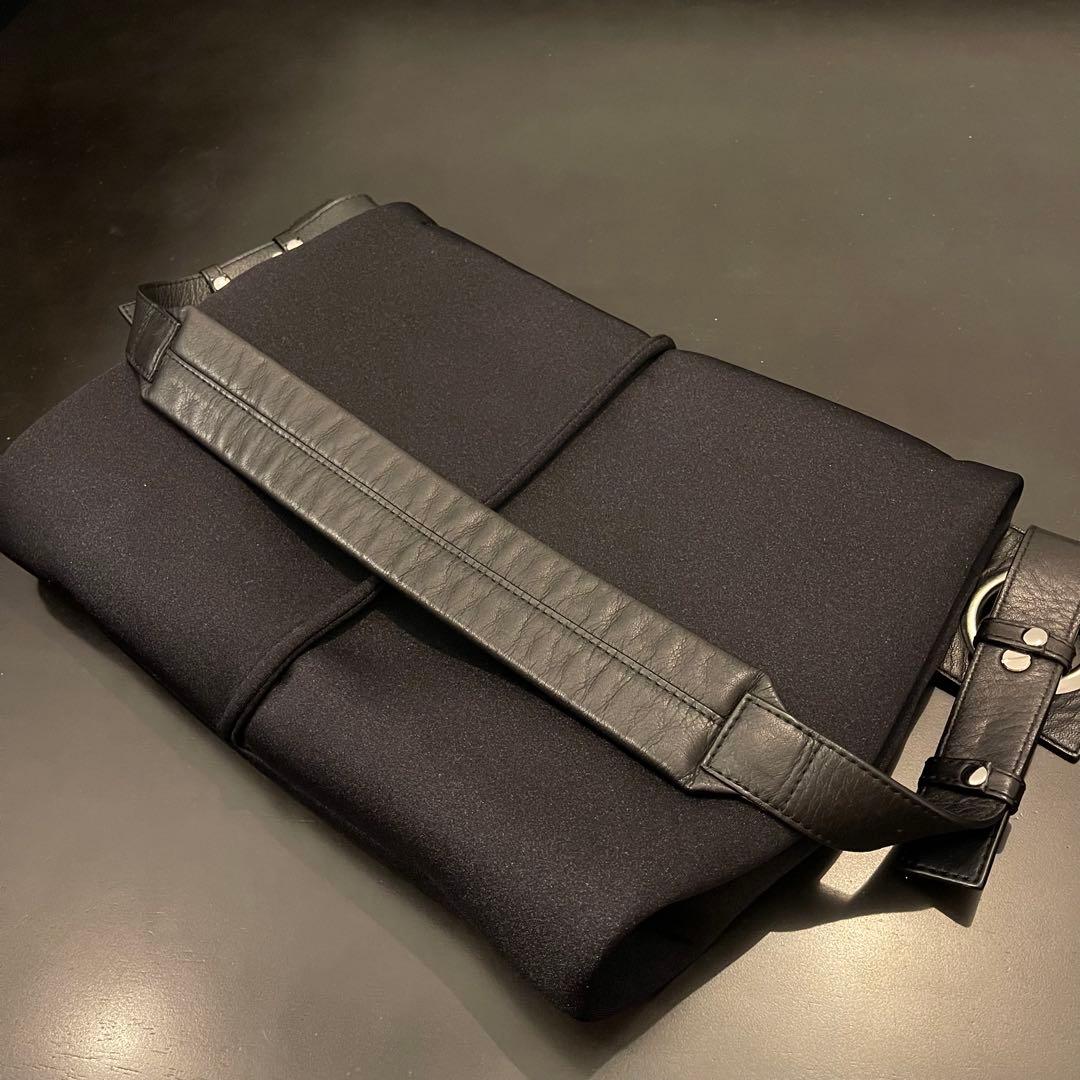 美品　hatomeボディバッグLサイズ　kawa-kawa