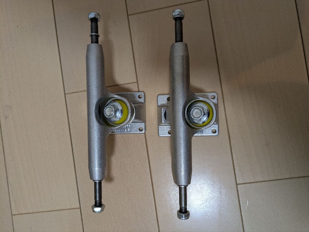 lurpivtrack 145 （デッキ幅8.12〜8.5）新品未使用　トラック