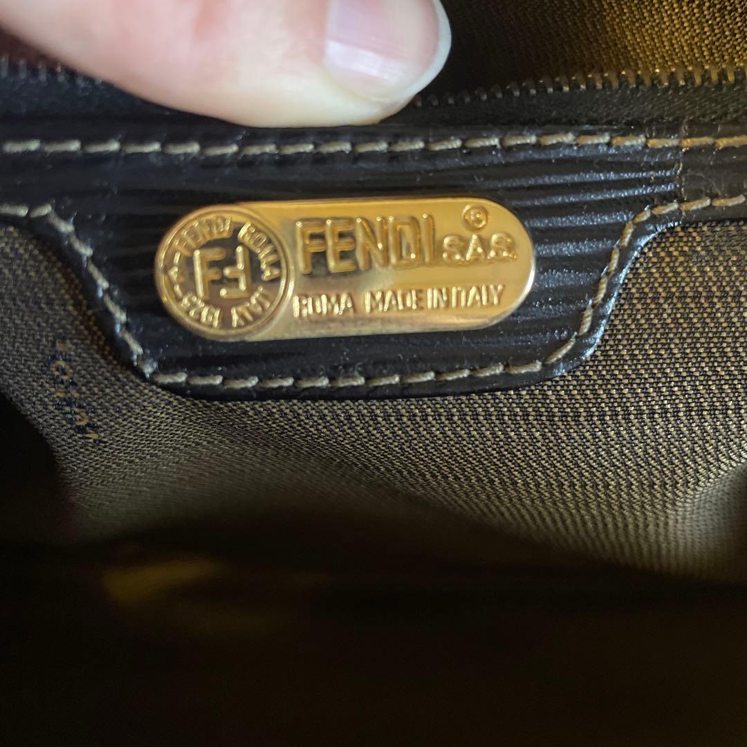 2/4までの出品！フェンディ　ズッカ柄ハンドバッグ