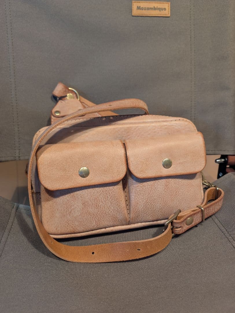 ヘルツ　限定レザー　チェストバッグ