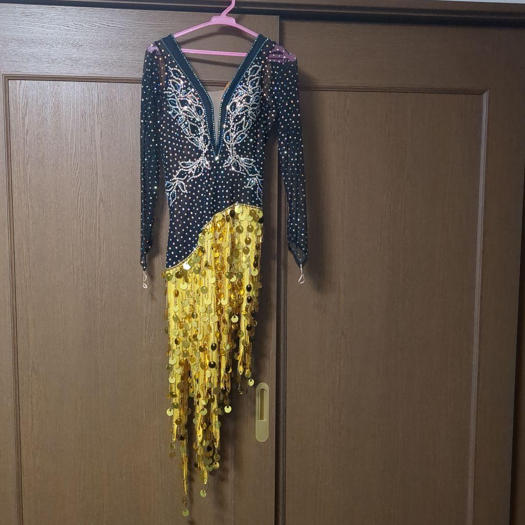 社交ダンスドレス 黒と金 ビーズ装飾