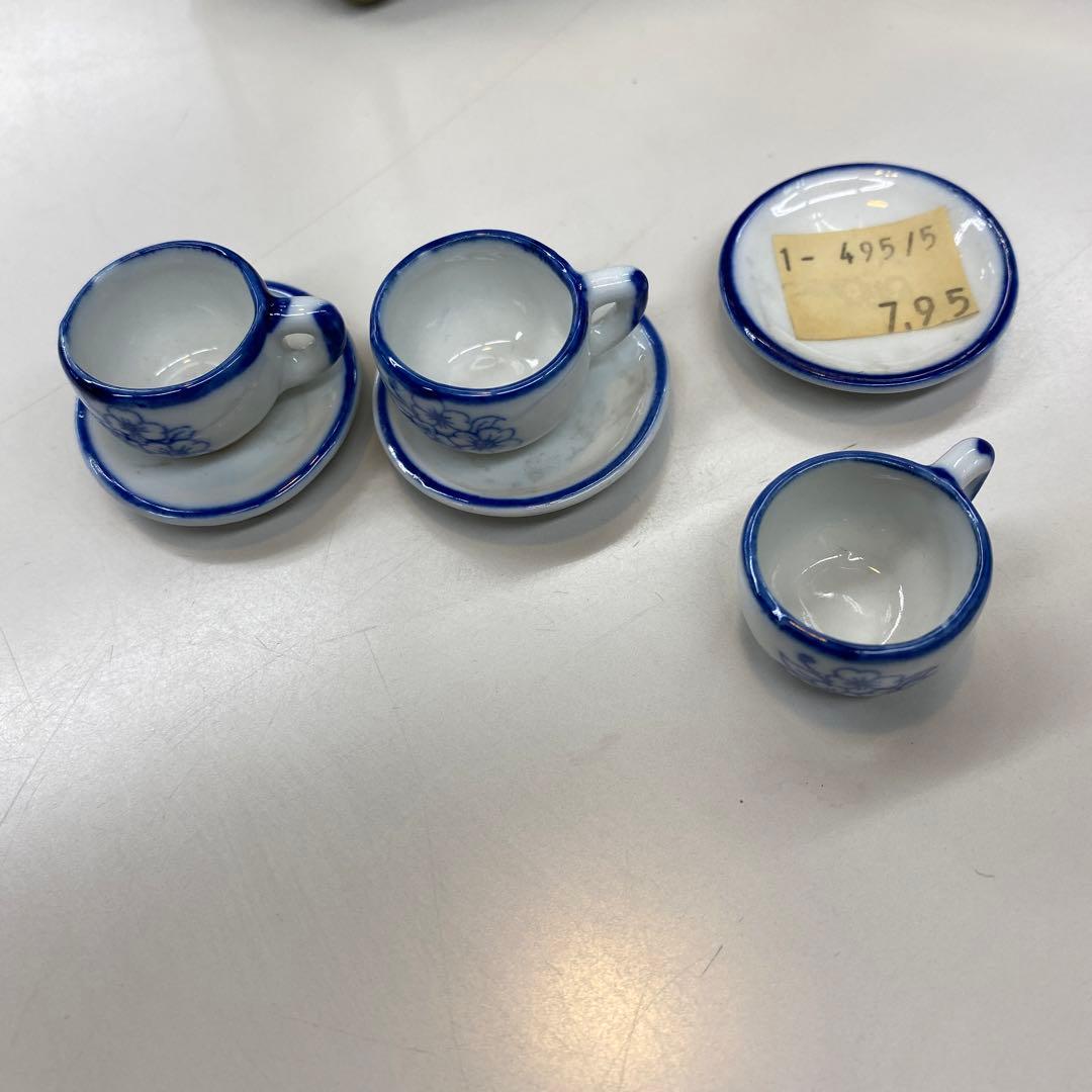 ミニュチュア　食器　食器棚セット台湾製