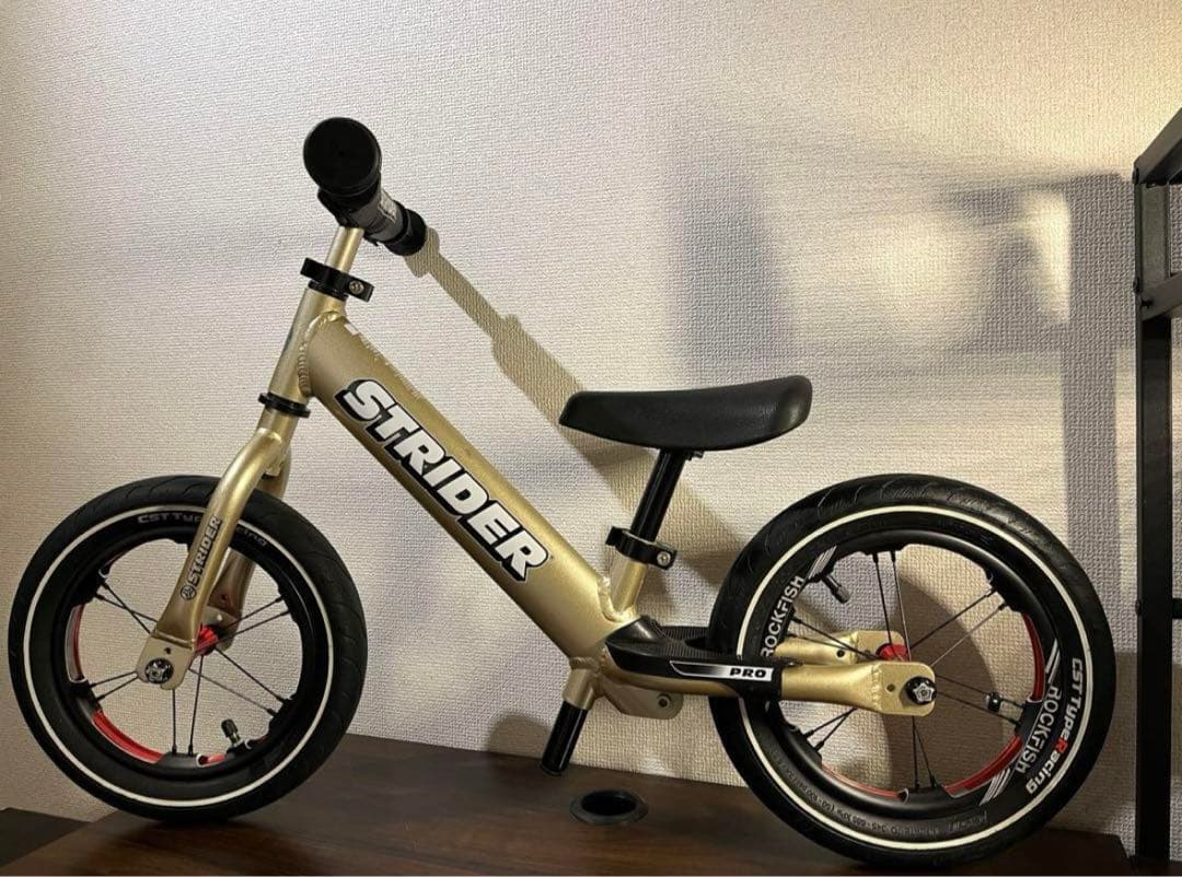 美品　ストライダープロ　rockfish ホイール　カスタム　タイヤ　ゴールド