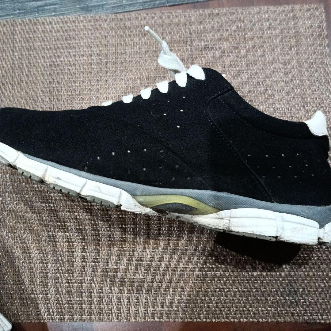 ベネシュブラック スエード 運動靴