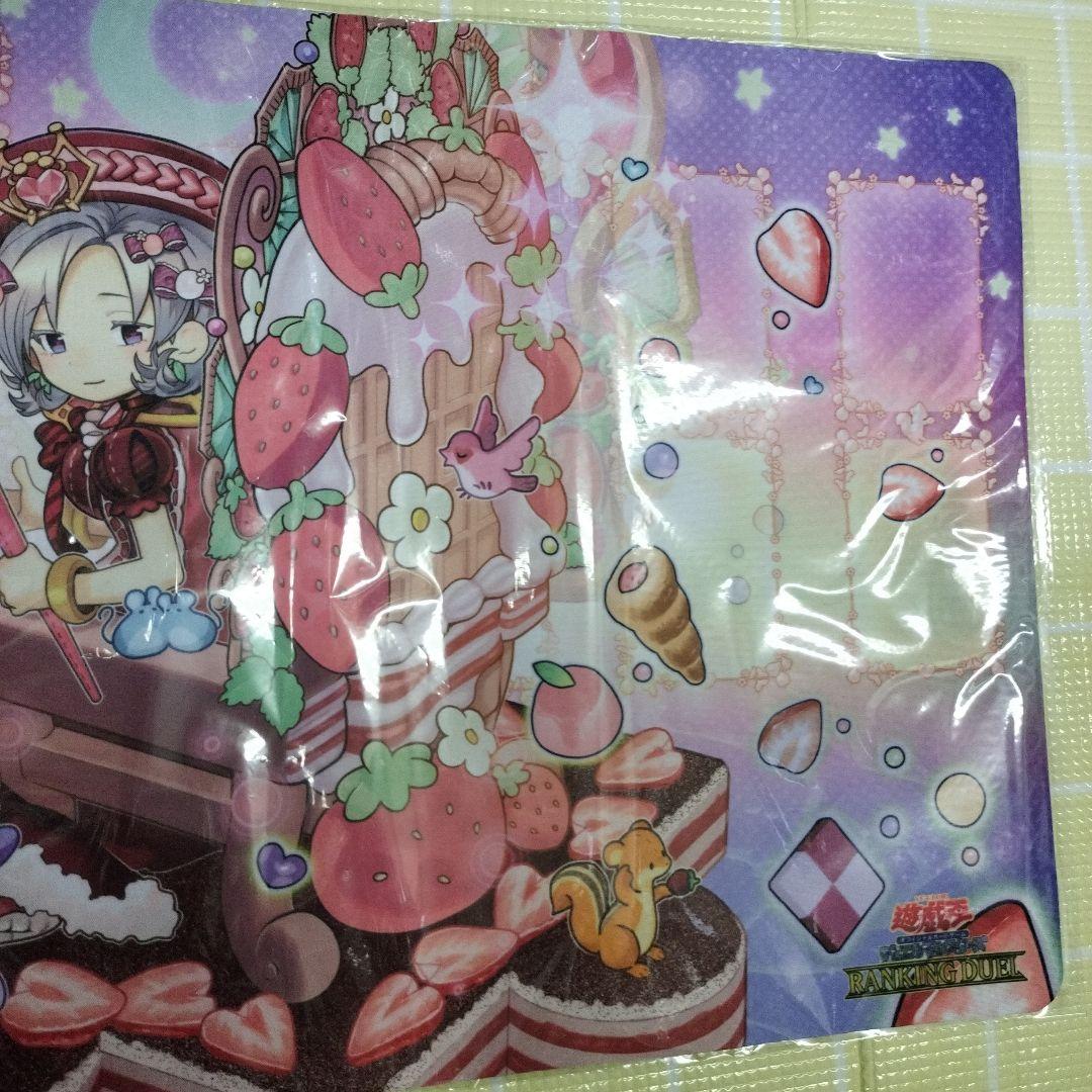 新品未開封　遊戯王 クイーンマドルチェ・ティアラフレース　プレイマット