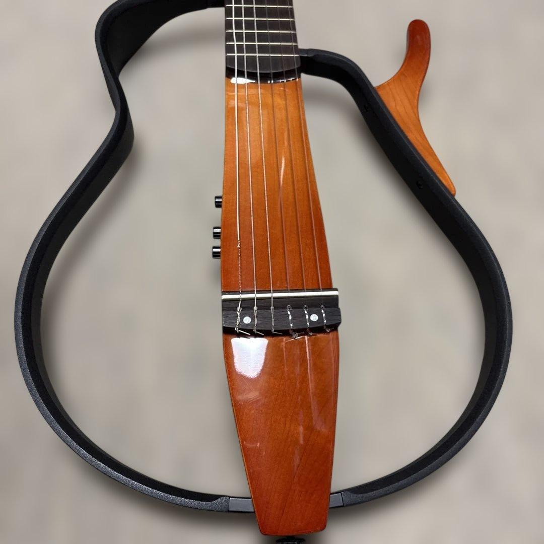 ヤマハ　SLG−100N サイレントギター　弦新品付