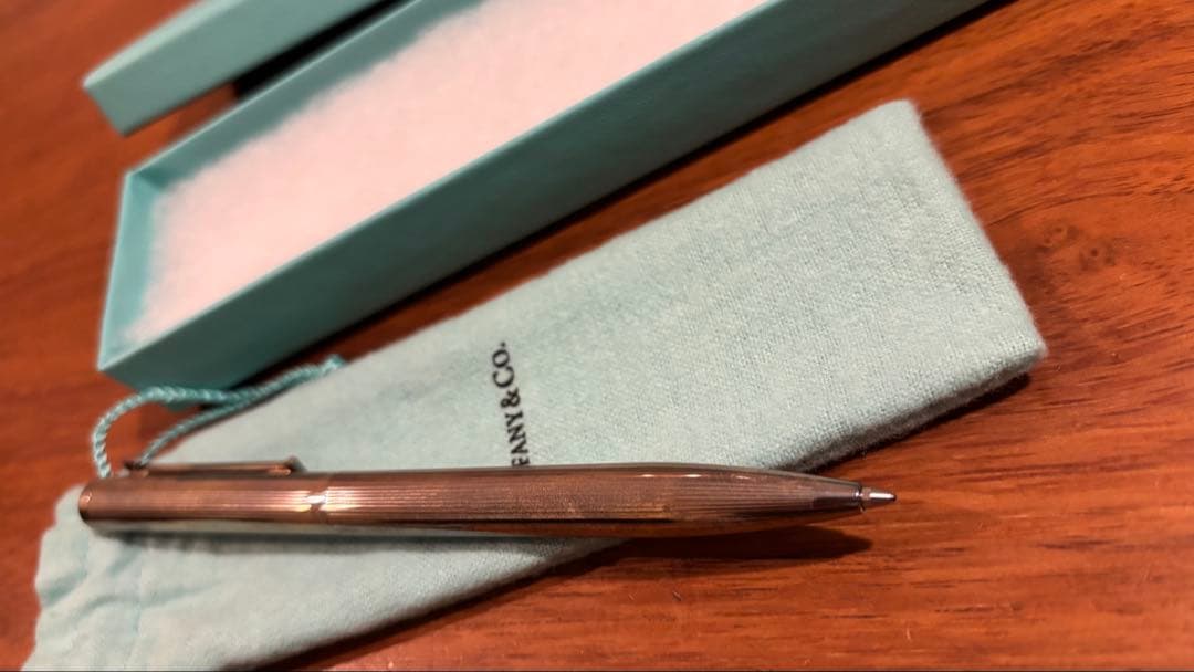 新品箱入りTiffany & Co. シルバーTボールペン