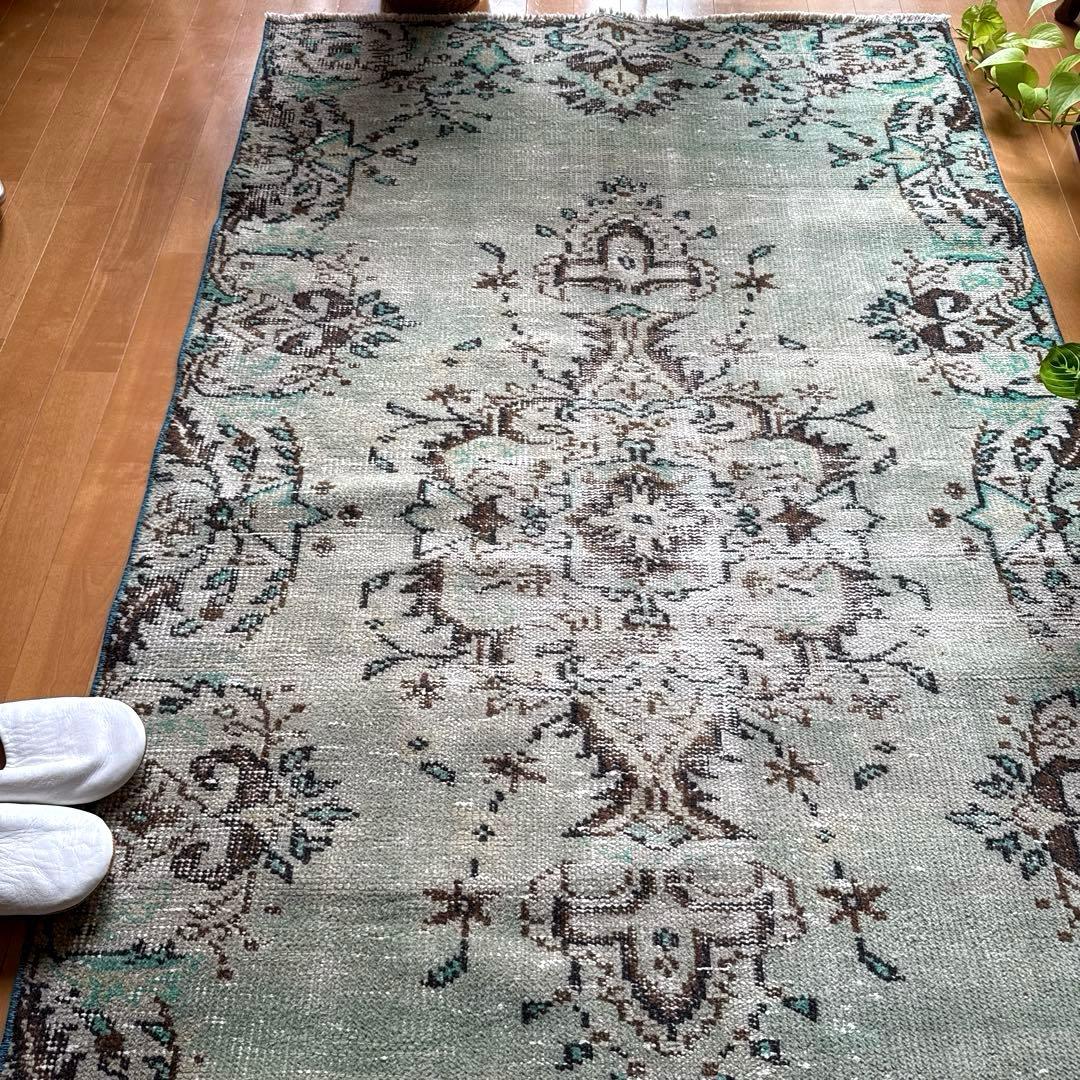 107×194淡いエメラルドグリーン×ブラウン　シャビー　トルコヴィンテージラグ