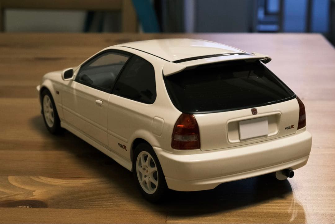 ミニカー Motorhelix 1/18 Honda civic type R (ek9)