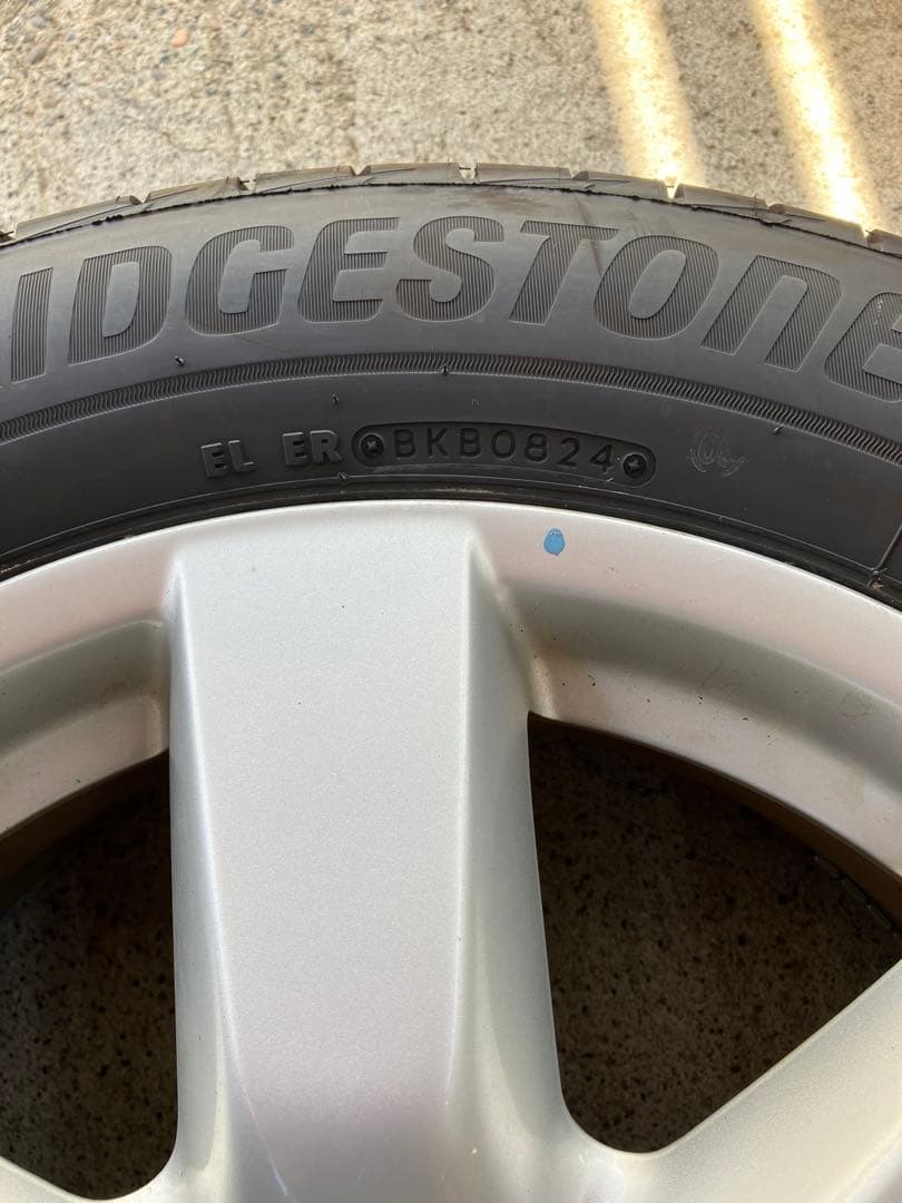 ニッサン エクストレイル 215/60R17 1／4個目