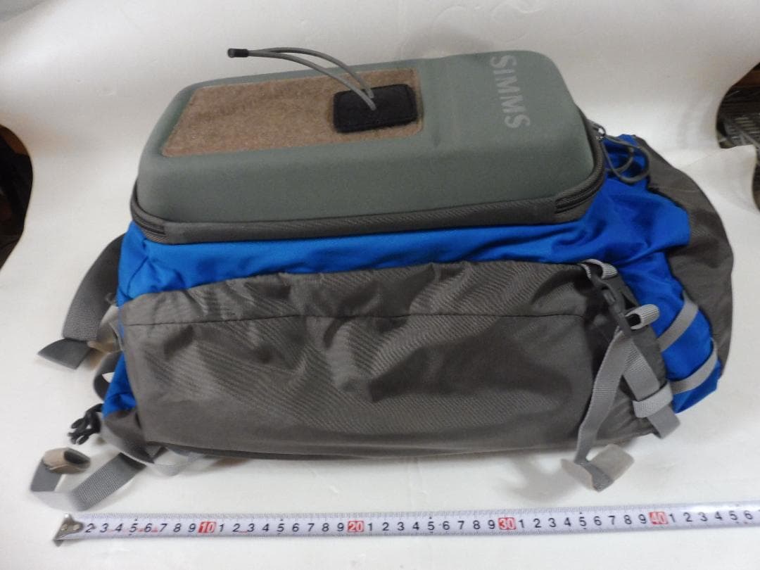 シムス Simms のワンショルダースリングパック