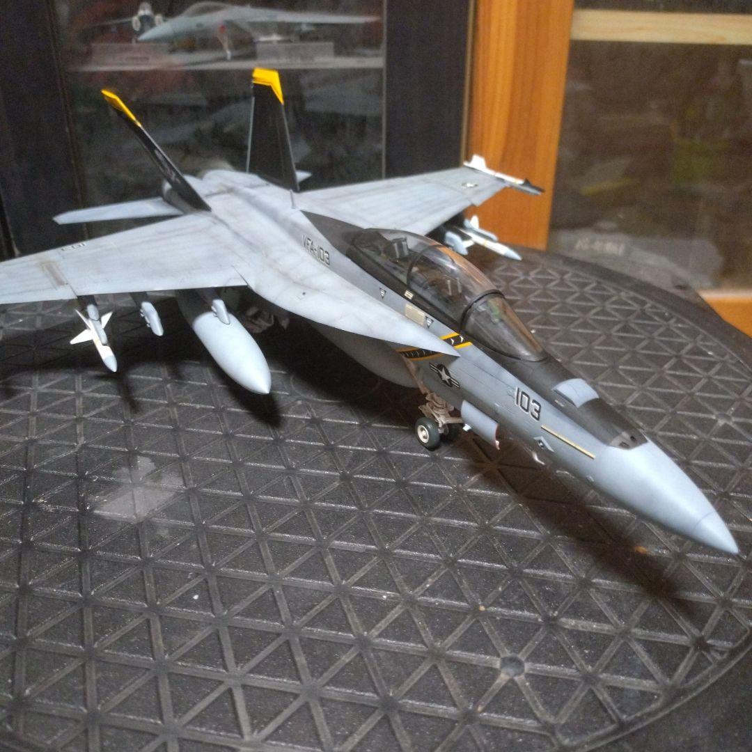 ハセガワ 1/48 F/A‐18F スーパーホーネット 塗装済み完成品