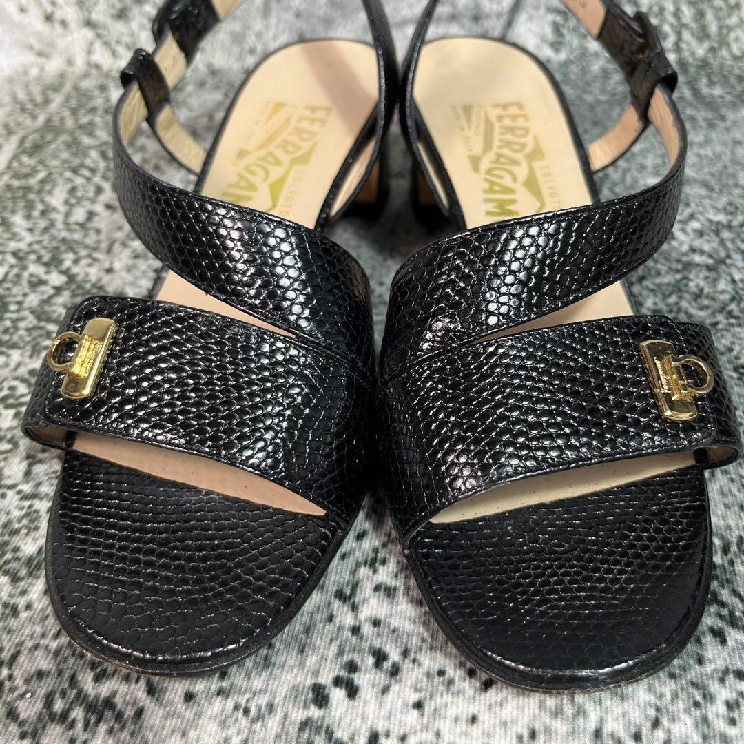 サルヴァトーレフェラガモ サンダル ブラック ガンチーニ