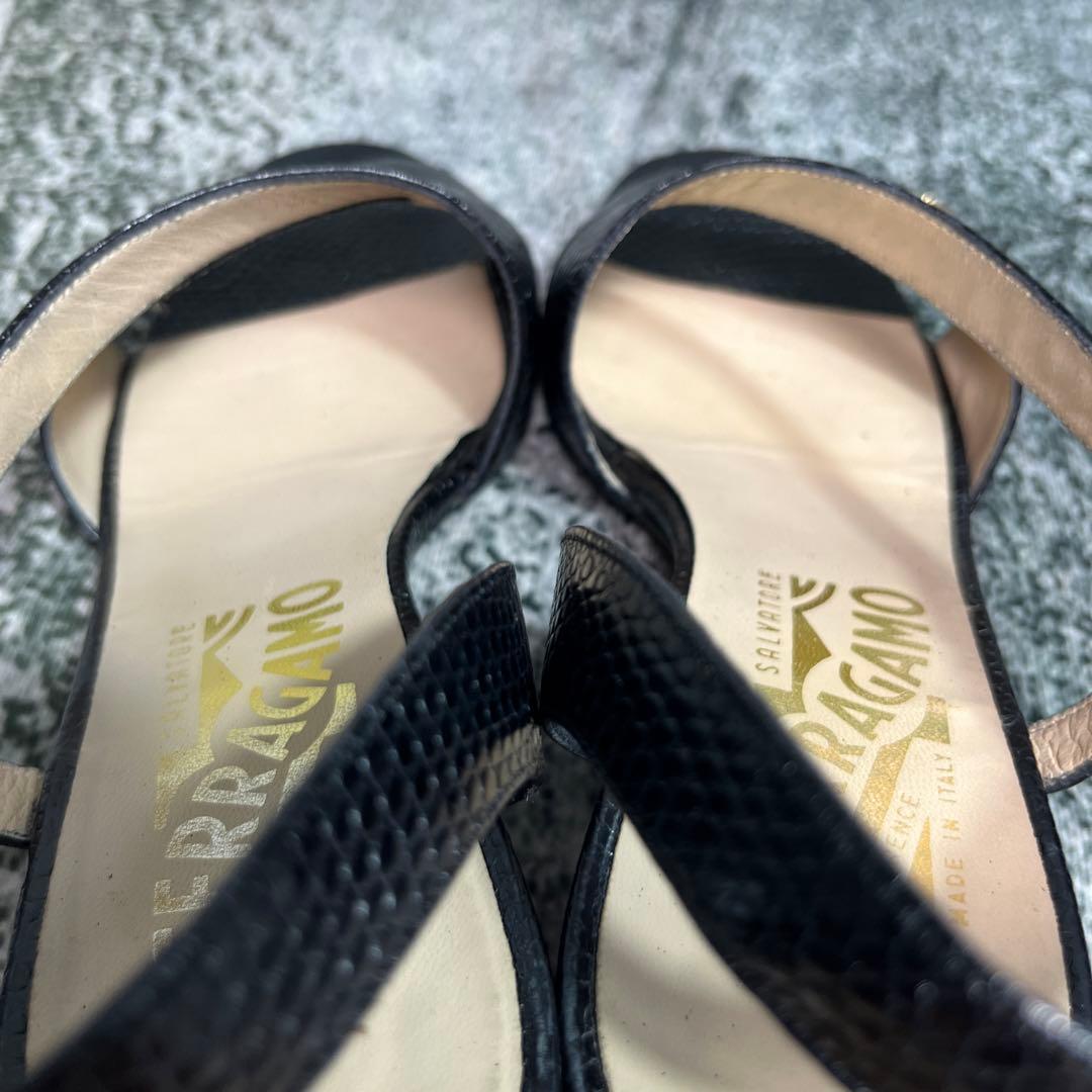 サルヴァトーレフェラガモ サンダル ブラック ガンチーニ