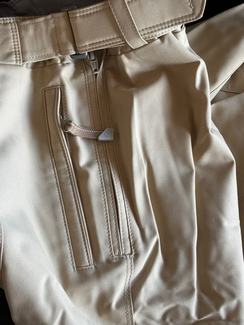 スキーウェア(女性用) フード付き淡い黄色